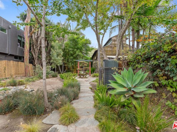 1233 Palms Boulevard, Venice CA 90291