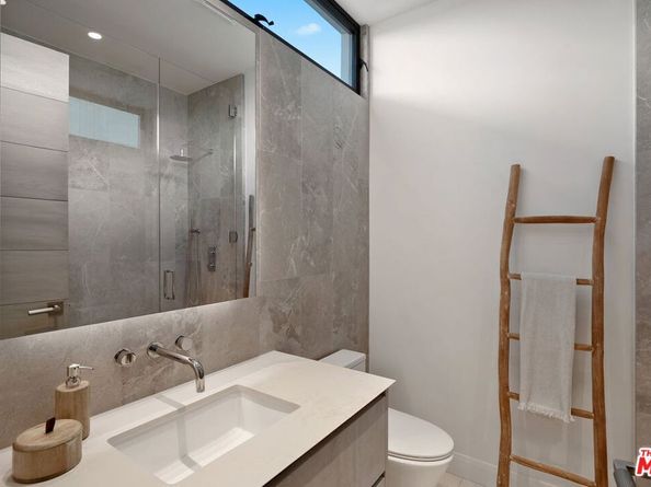 938 Palisades Beach Road, Santa Monica CA 90403