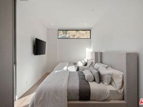 938 Palisades Beach Road, Santa Monica CA 90403