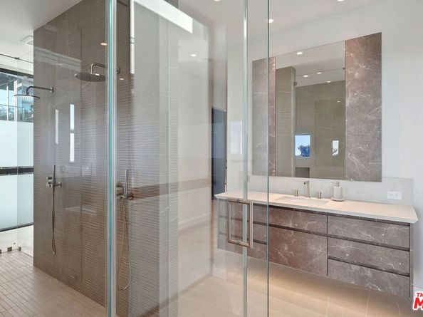 938 Palisades Beach Road, Santa Monica CA 90403