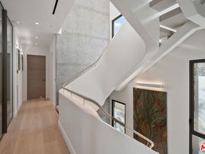 938 Palisades Beach Road, Santa Monica CA 90403