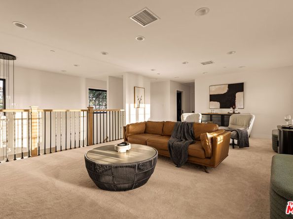 7403 Stewart Avenue, Los Angeles CA 90045