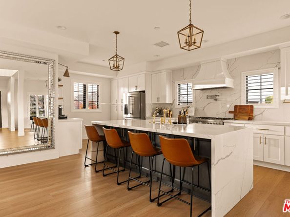 7403 Stewart Avenue, Los Angeles CA 90045
