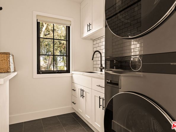 7403 Stewart Avenue, Los Angeles CA 90045