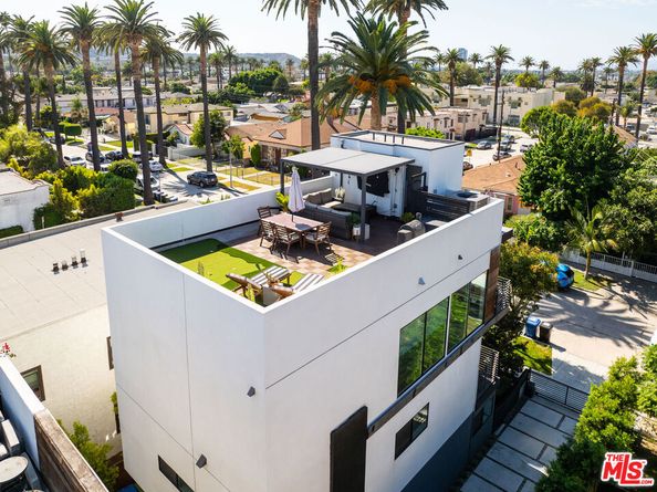 2652 S Mansfield Avenue, Los Angeles CA 90016