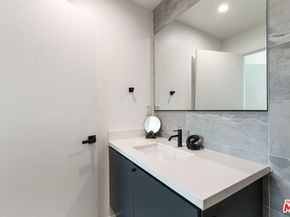 2652 S Mansfield Avenue, Los Angeles CA 90016
