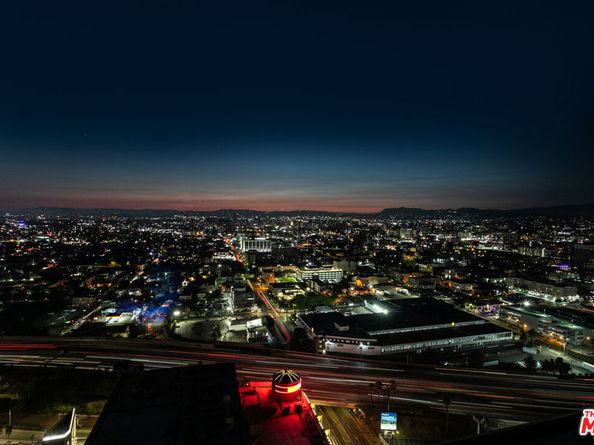 900 W Olympic Boulevard 32F, Los Angeles CA 90015