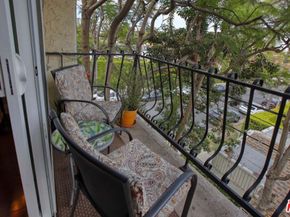 100 S Wetherly Drive 4, Los Angeles CA 90048