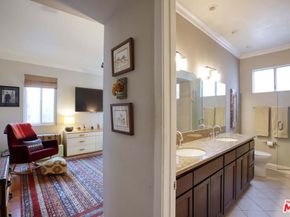 100 S Wetherly Drive 4, Los Angeles CA 90048