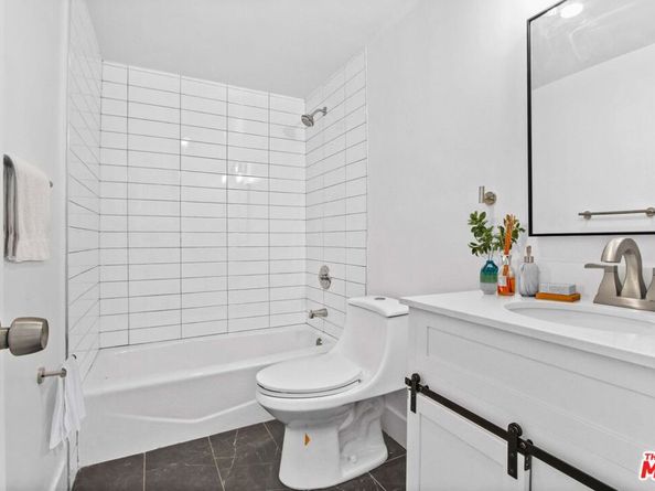 5529 Dairy Avenue, Long Beach CA 90805