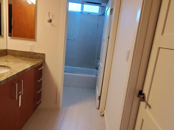 4407 Francis Avenue 210, Los Angeles CA 90005