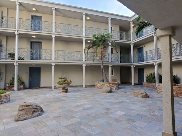 4407 Francis Avenue 210, Los Angeles CA 90005