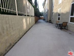 4407 Francis Avenue 210, Los Angeles CA 90005