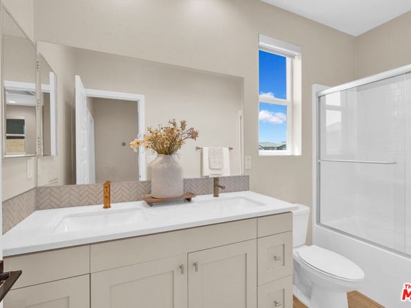 922 E 3rd Street, Santa Ana CA 92701