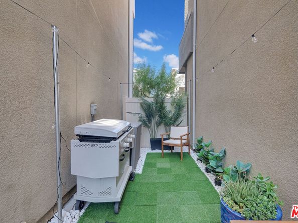 922 E 3rd Street, Santa Ana CA 92701
