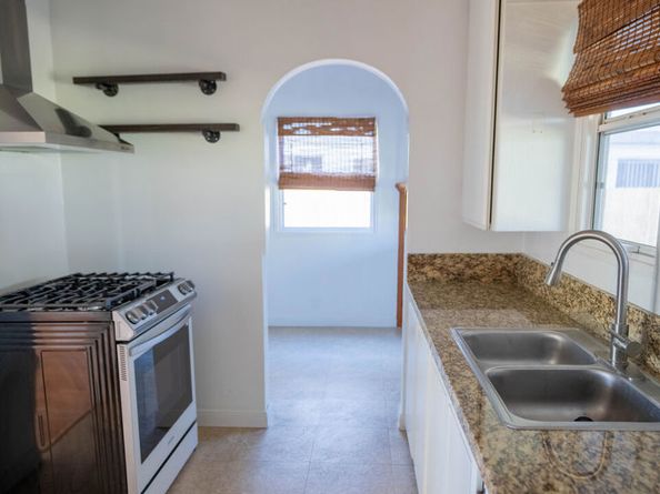 3411 Larga Avenue, Los Angeles CA 90039