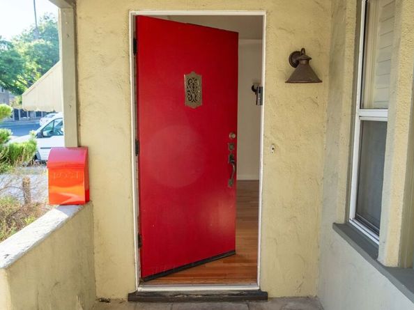 3411 Larga Avenue, Los Angeles CA 90039