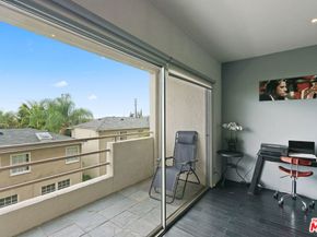 1131 Alta Loma Road 109, West Hollywood CA 90069