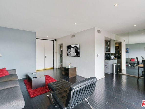 1131 Alta Loma Road 109, West Hollywood CA 90069
