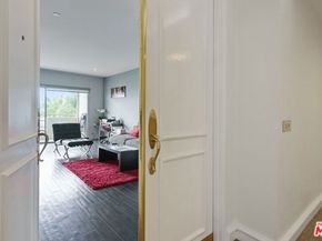 1131 Alta Loma Road 109, West Hollywood CA 90069