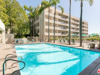 1131 Alta Loma Road