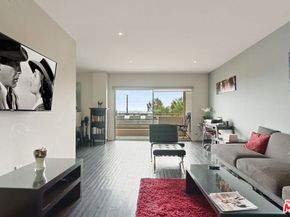 1131 Alta Loma Road 109, West Hollywood CA 90069