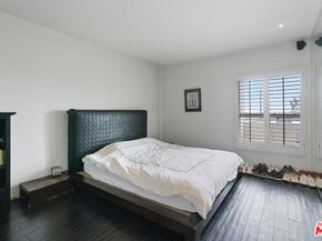 1131 Alta Loma Road 109, West Hollywood CA 90069