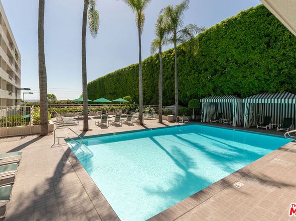 1131 Alta Loma Road 109, West Hollywood CA 90069