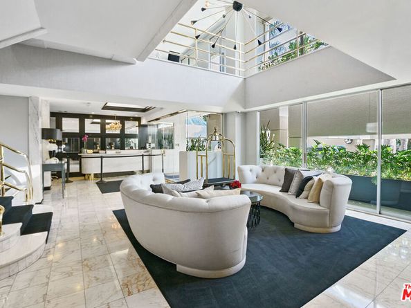 1131 Alta Loma Road 109, West Hollywood CA 90069