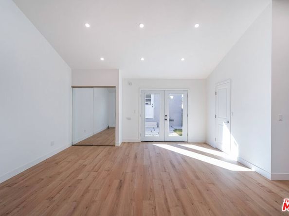 5822 Saloma Avenue, Sherman Oaks CA 91411