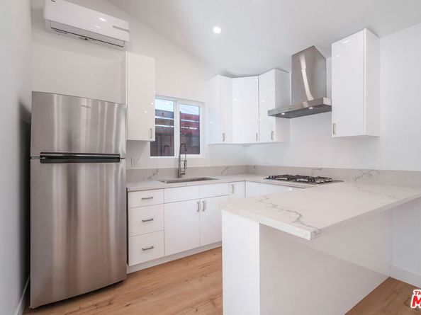 5822 Saloma Avenue, Sherman Oaks CA 91411