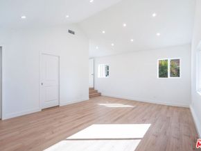 5822 Saloma Avenue, Sherman Oaks CA 91411