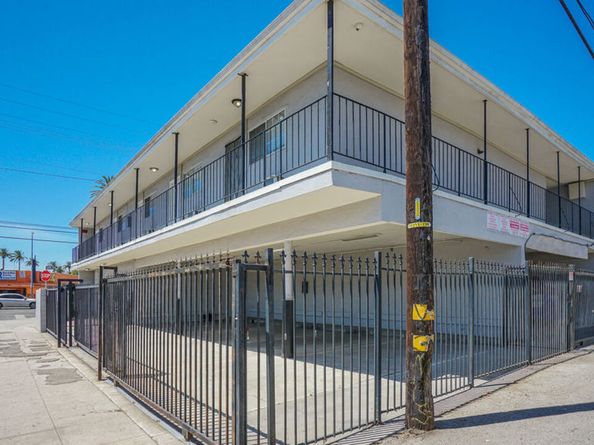 4905 W Adams Boulevard, Los Angeles CA 90016