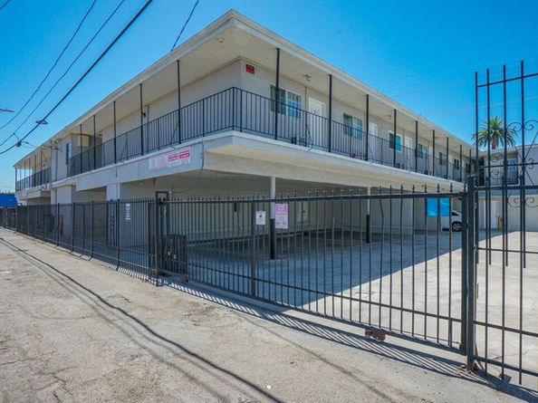 4905 W Adams Boulevard, Los Angeles CA 90016