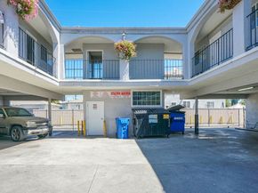 4905 W Adams Boulevard, Los Angeles CA 90016