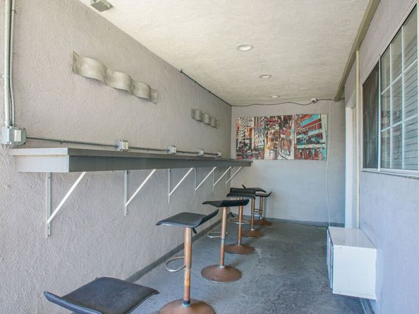 4905 W Adams Boulevard, Los Angeles CA 90016