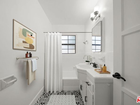 2420 Roycroft Avenue, Long Beach CA 90815