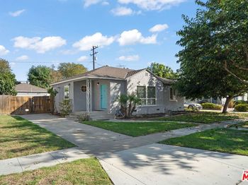 2420 Roycroft Avenue