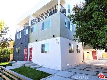 1113 Carmona Avenue
