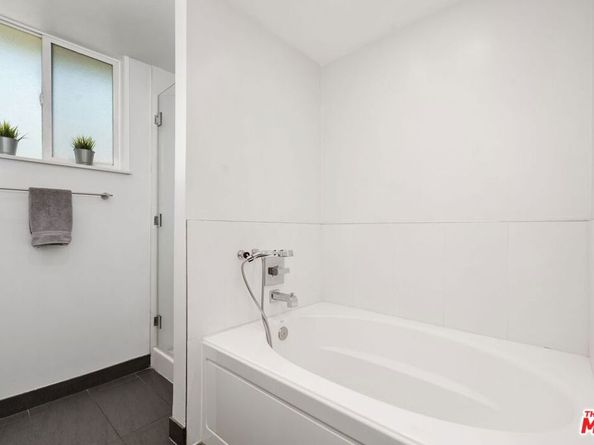 306 Bora Bora Way 202, Marina Del Rey CA 90292