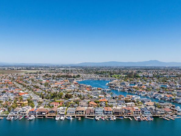 16661 Carousel Lane, Huntington Beach CA 92649