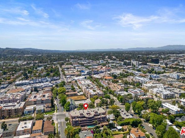 4310 Cahuenga Boulevard 304, Toluca Lake CA 91602