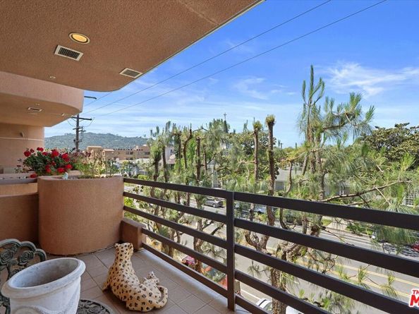 4310 Cahuenga Boulevard 304, Toluca Lake CA 91602