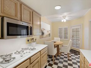 4310 Cahuenga Boulevard 304, Toluca Lake CA 91602