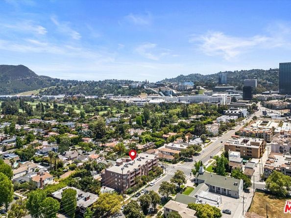 4310 Cahuenga Boulevard 304, Toluca Lake CA 91602