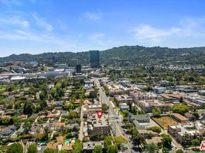 4310 Cahuenga Boulevard 304, Toluca Lake CA 91602