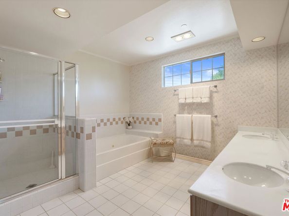 4310 Cahuenga Boulevard 304, Toluca Lake CA 91602