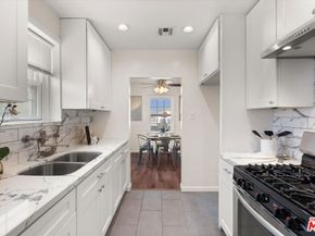 10910 S Burl Avenue, Inglewood CA 90304