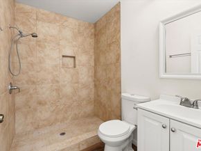 10910 S Burl Avenue, Inglewood CA 90304