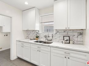 10910 S Burl Avenue, Inglewood CA 90304